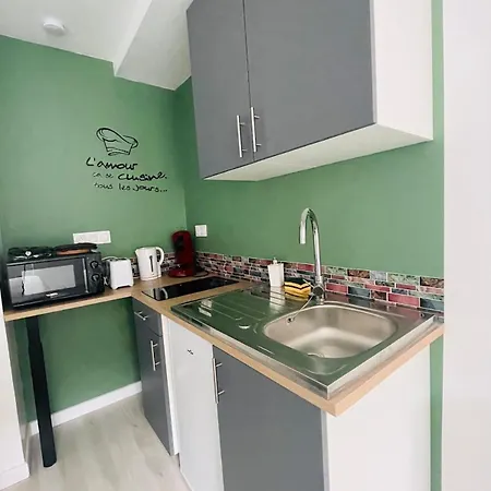Eclat St 2, Studio-moderne-wifi- Parking - Clim Apartment *